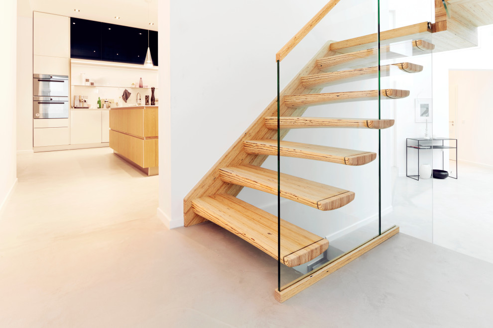 Moderne Treppe in Sonstige