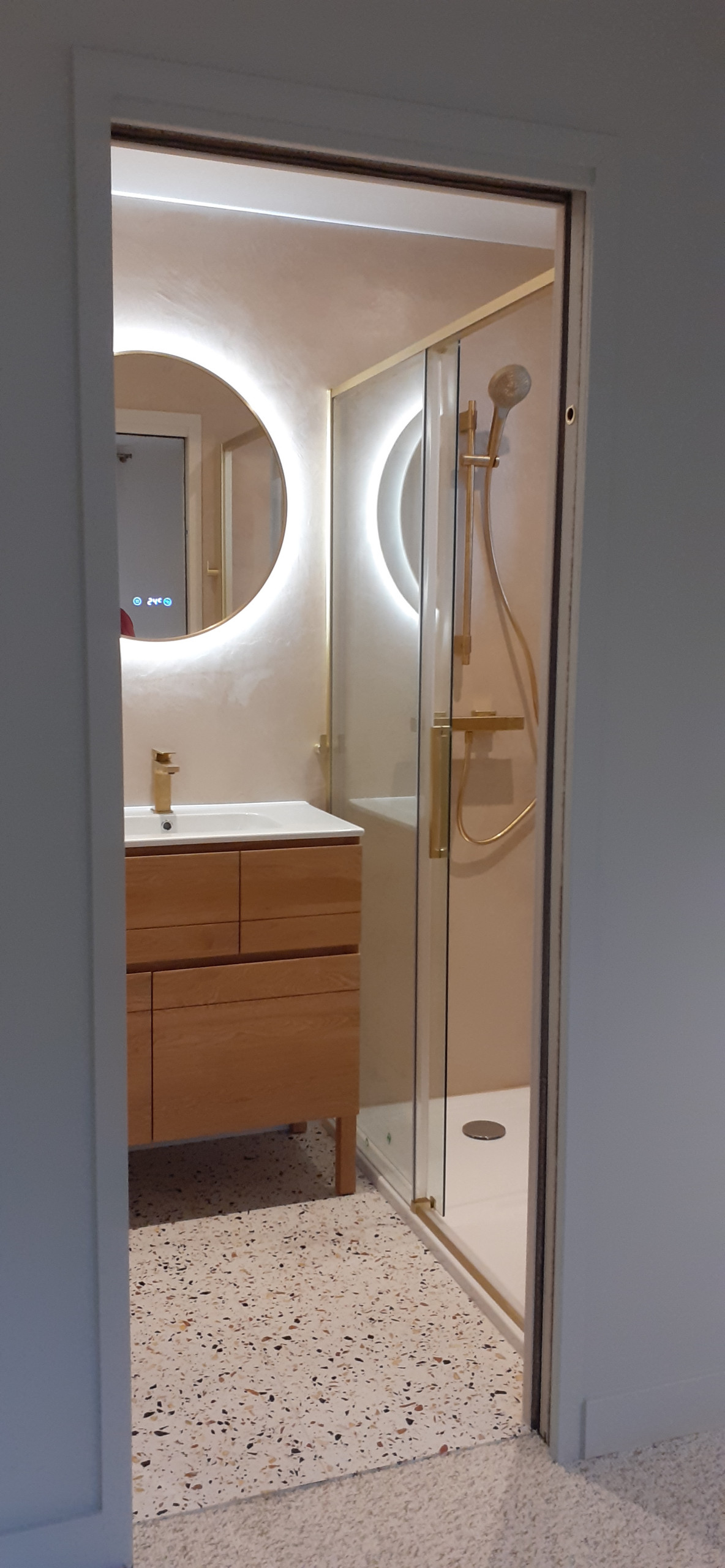 Suite parentale éco-renovée dans une maison des années 70