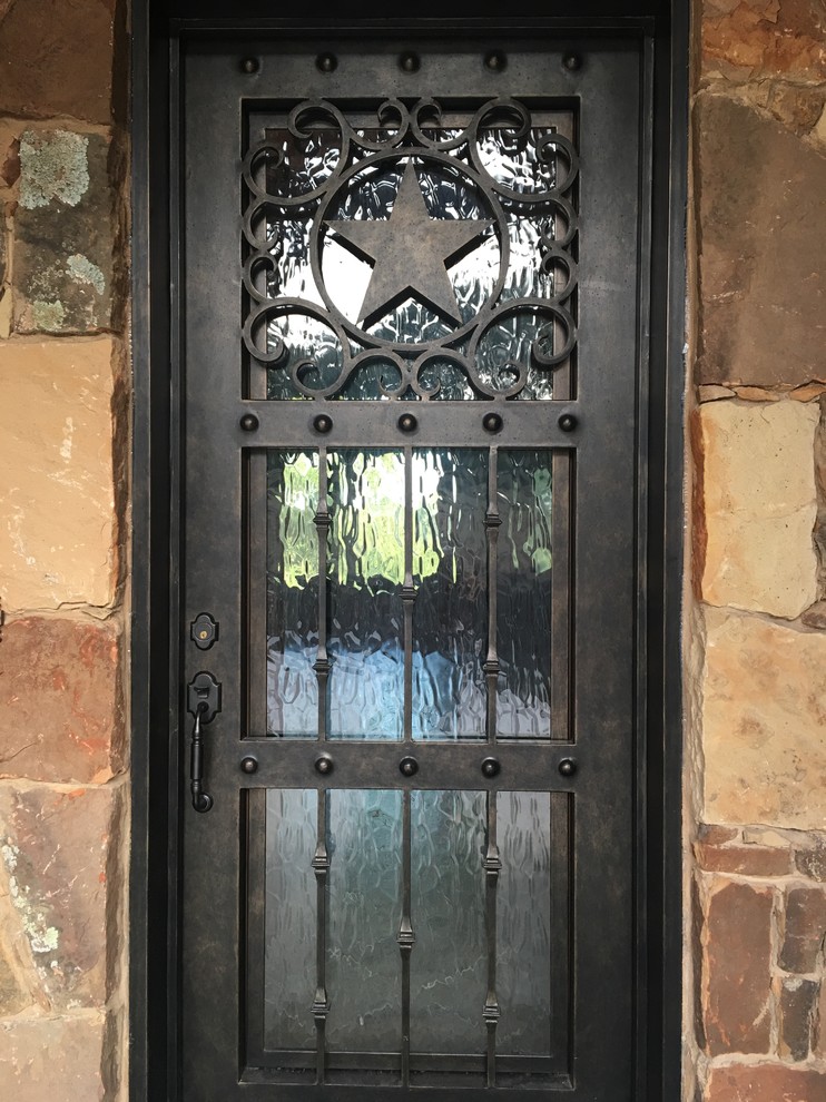Example of a mountain style entryway design in Austin