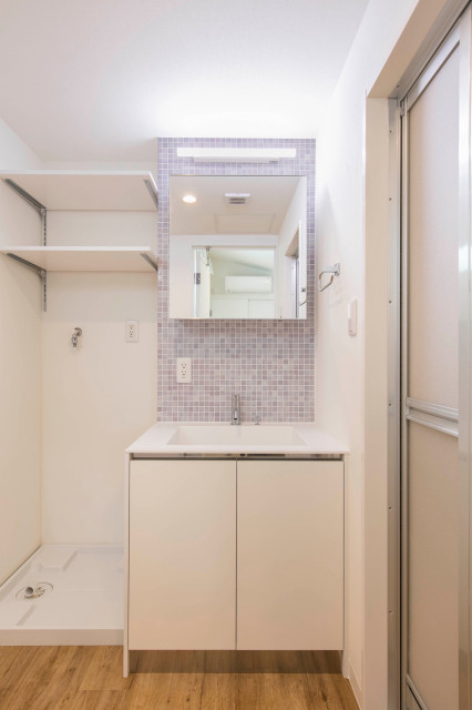 品川の家 scandinavo-bagno-di-servizio