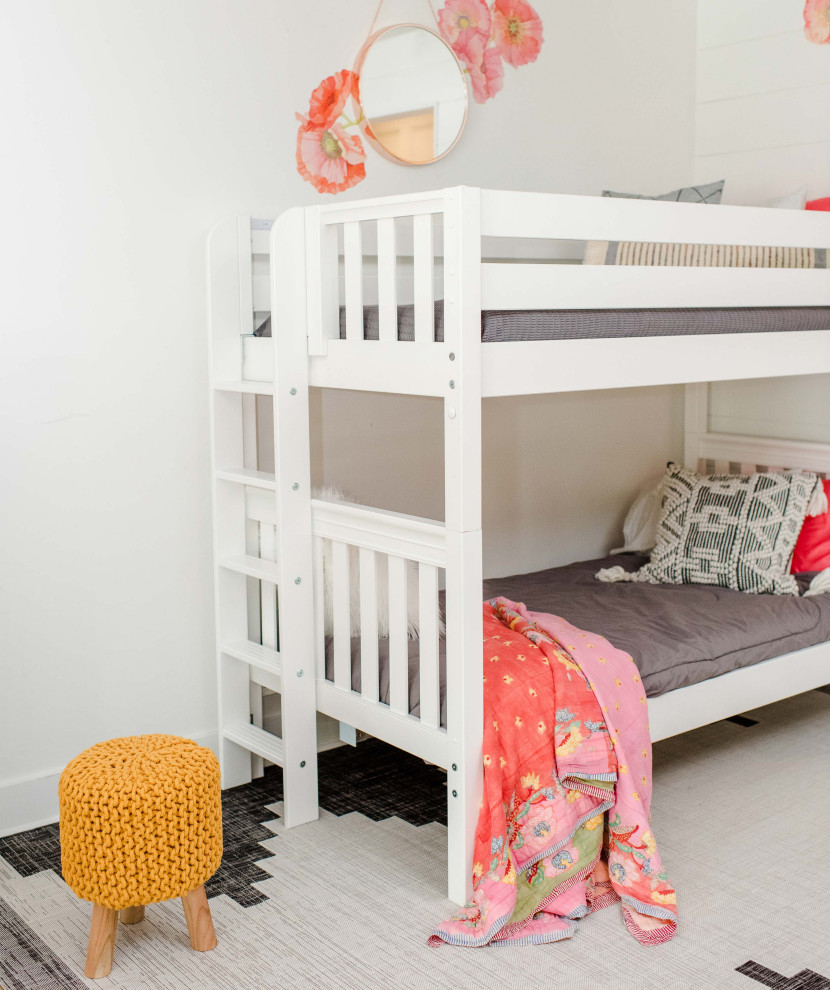 Idéer för att renovera ett litet maritimt barnrum kombinerat med sovrum