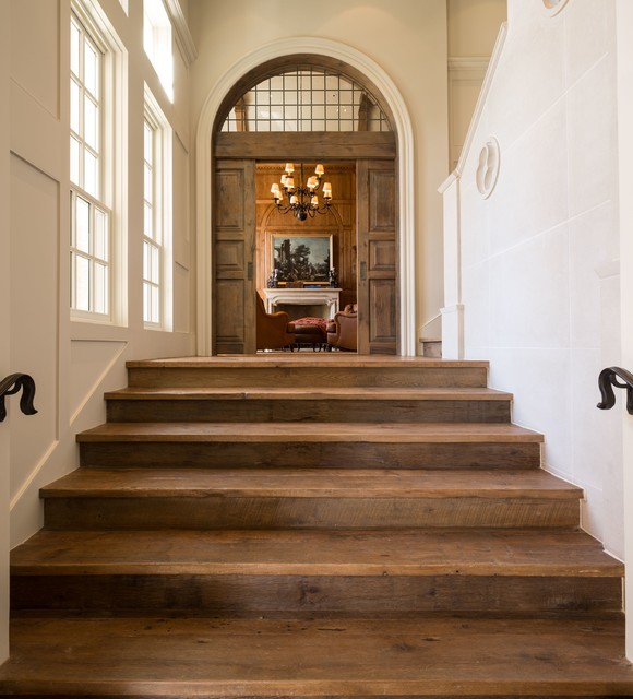06. Normandy escalera