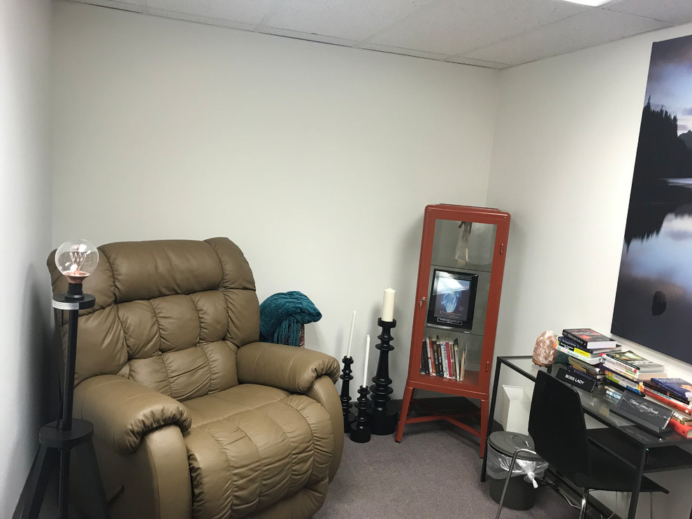 Compact Therapy Office in Beverly Hills