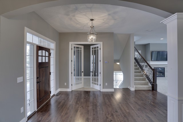 Customized Aspen traditional-entrance