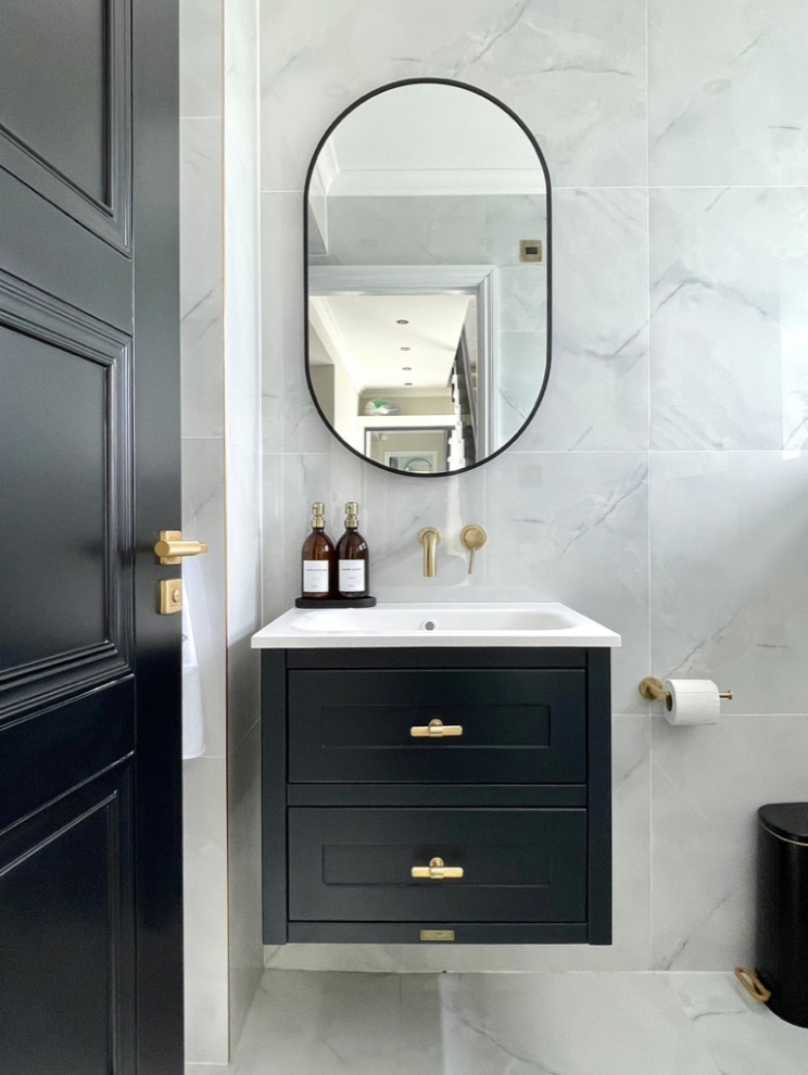 Felstead cloakroom