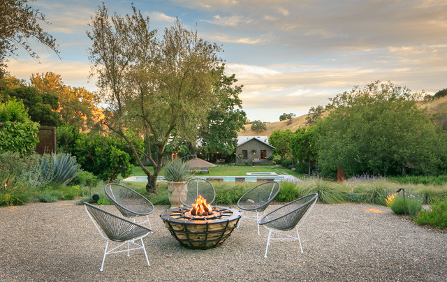 Why You Should Consider An Outdoor Fire Pit - Think Green - Design
