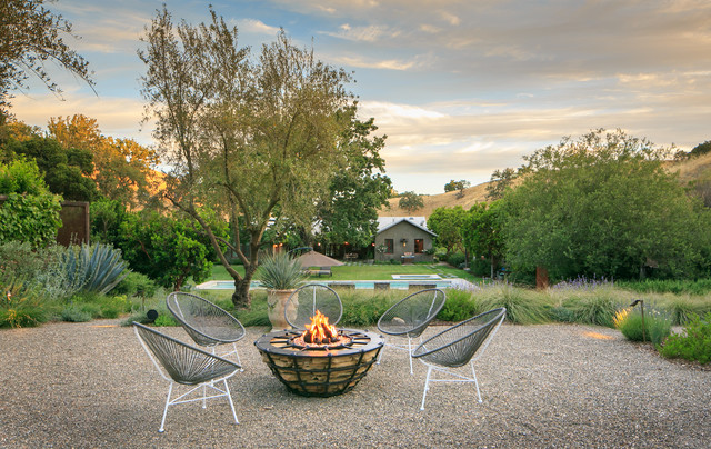 What Should You Check When Buying a Fire Pit for Your Outdoor Living Area?