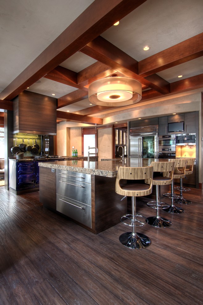 Kitchen - transitional kitchen idea in Calgary