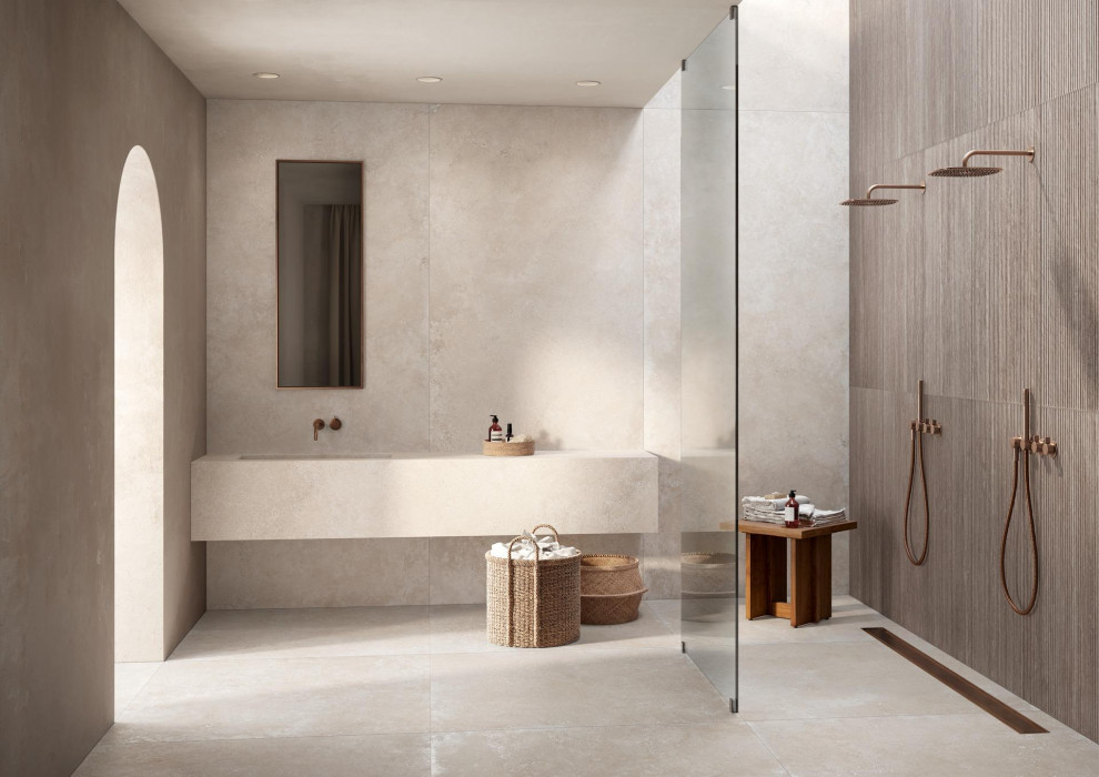 Inspiration for a bathroom in Bologna with porcelain floors.