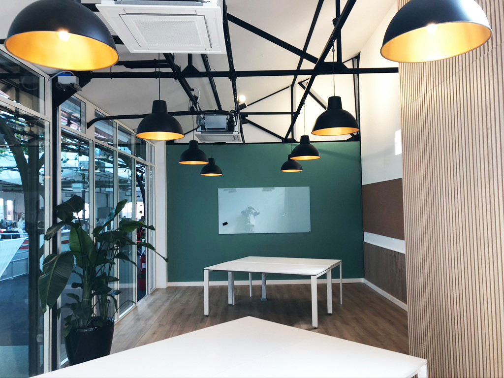 Rénovation de bureaux style industriel