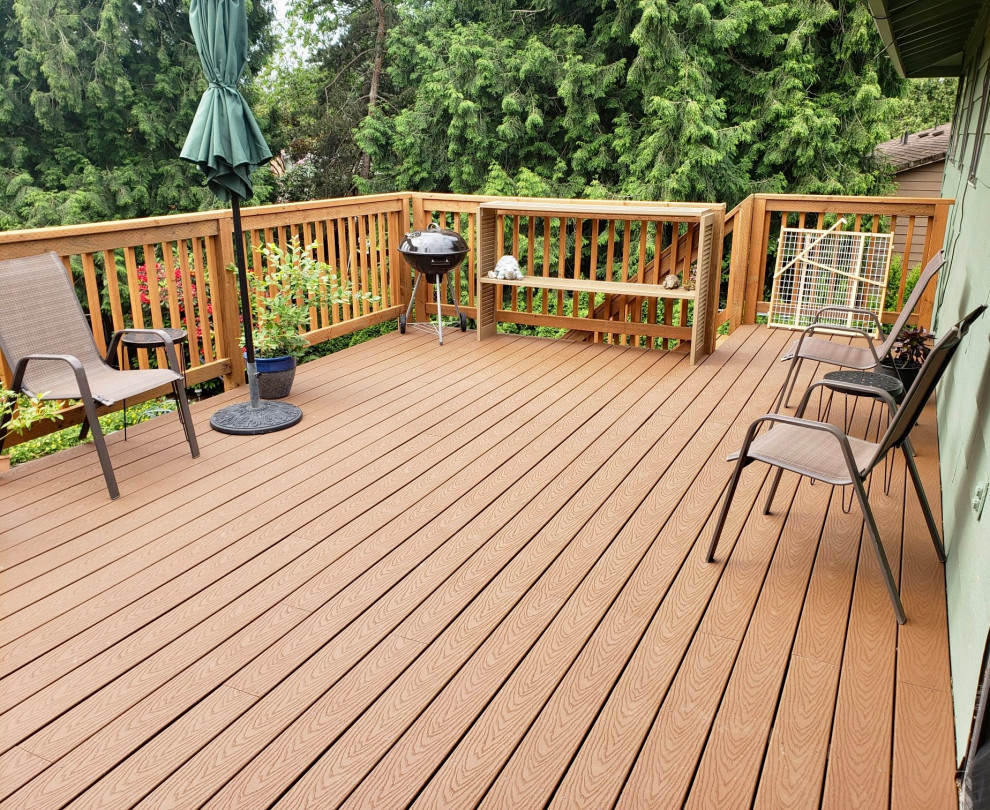 Gresham, Oregon - Second Floor Deck