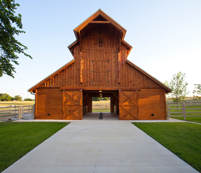 Raised Center Barn in Texas - Traditional - Shed - Other 