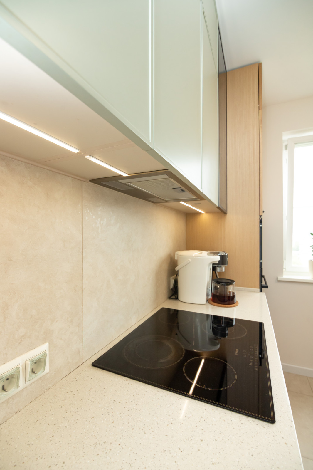 Неоклассическая кухня в трендовых цветах этого года