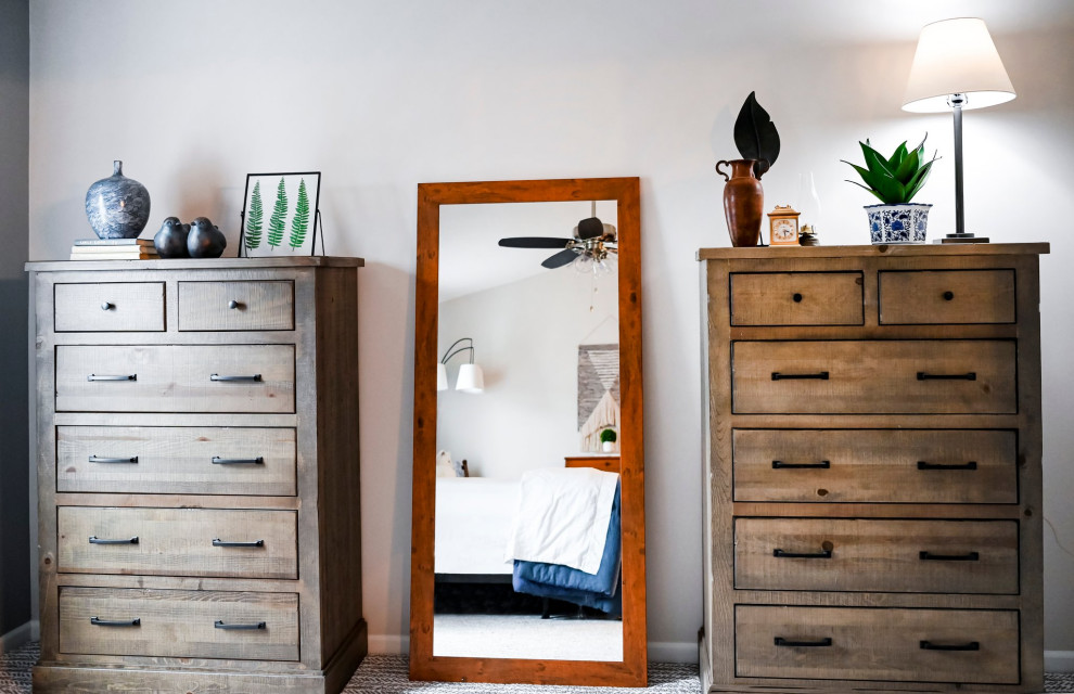 Inspiration for a transitional home design remodel in Chicago