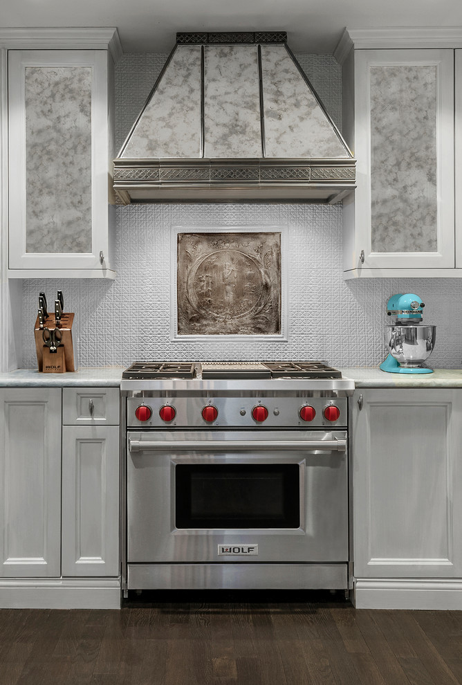 Home design - transitional home design idea in Dallas
