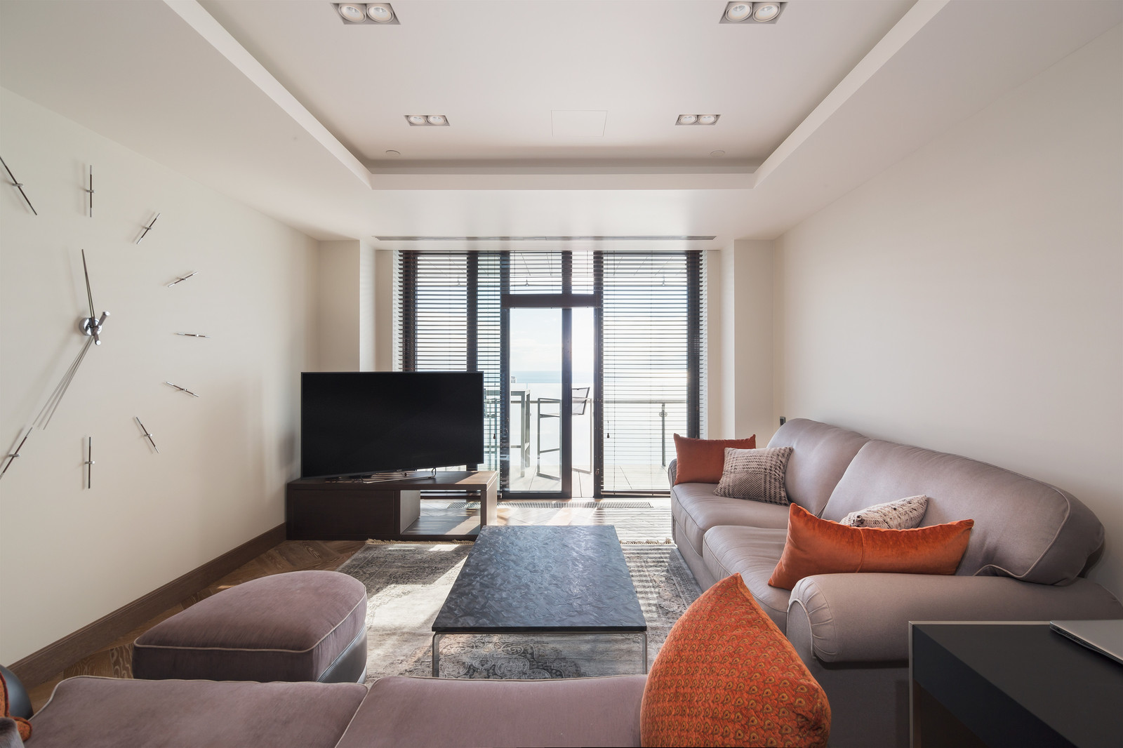 Современные апартаменты у моря