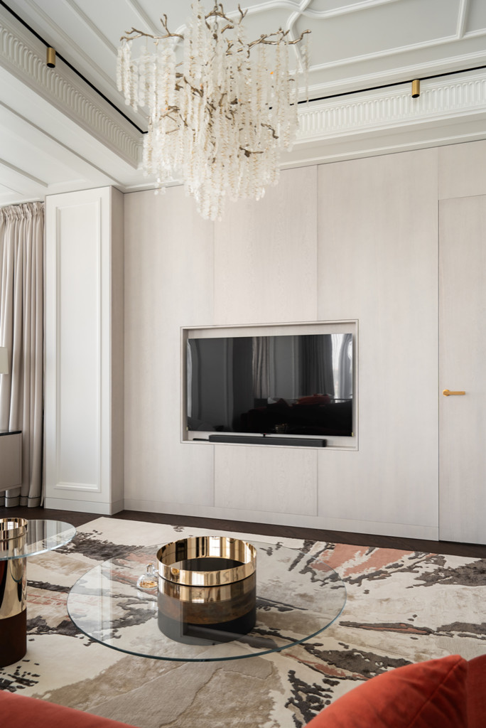 Шикарная квартира с белой мебелью