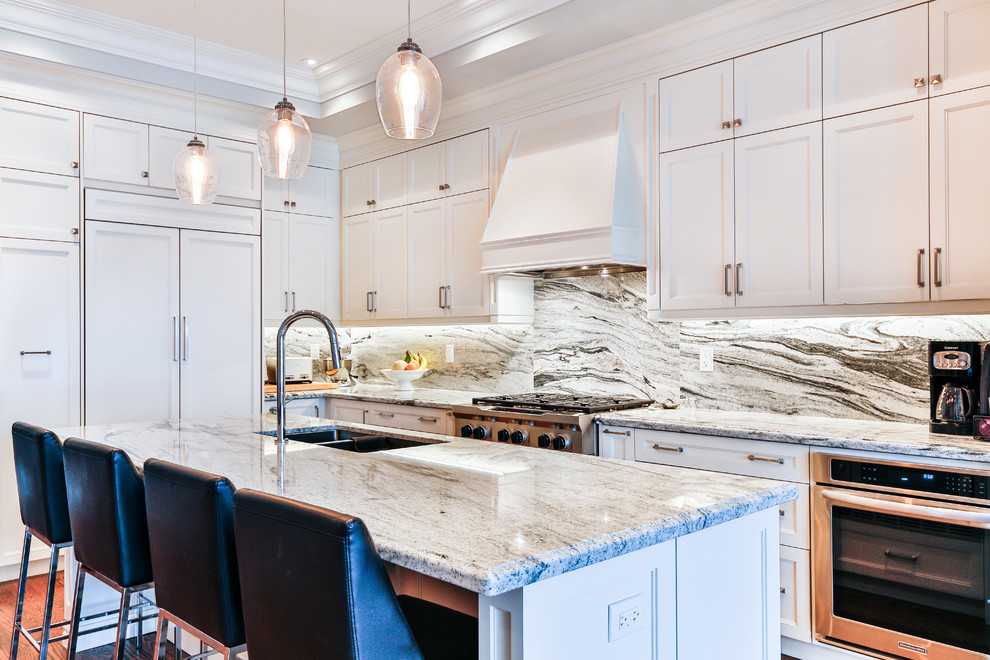 Example of a transitional kitchen design in Toronto