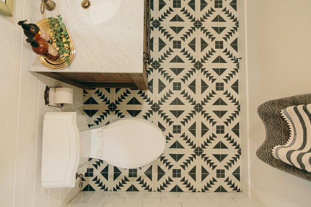Skyview country-bathroom