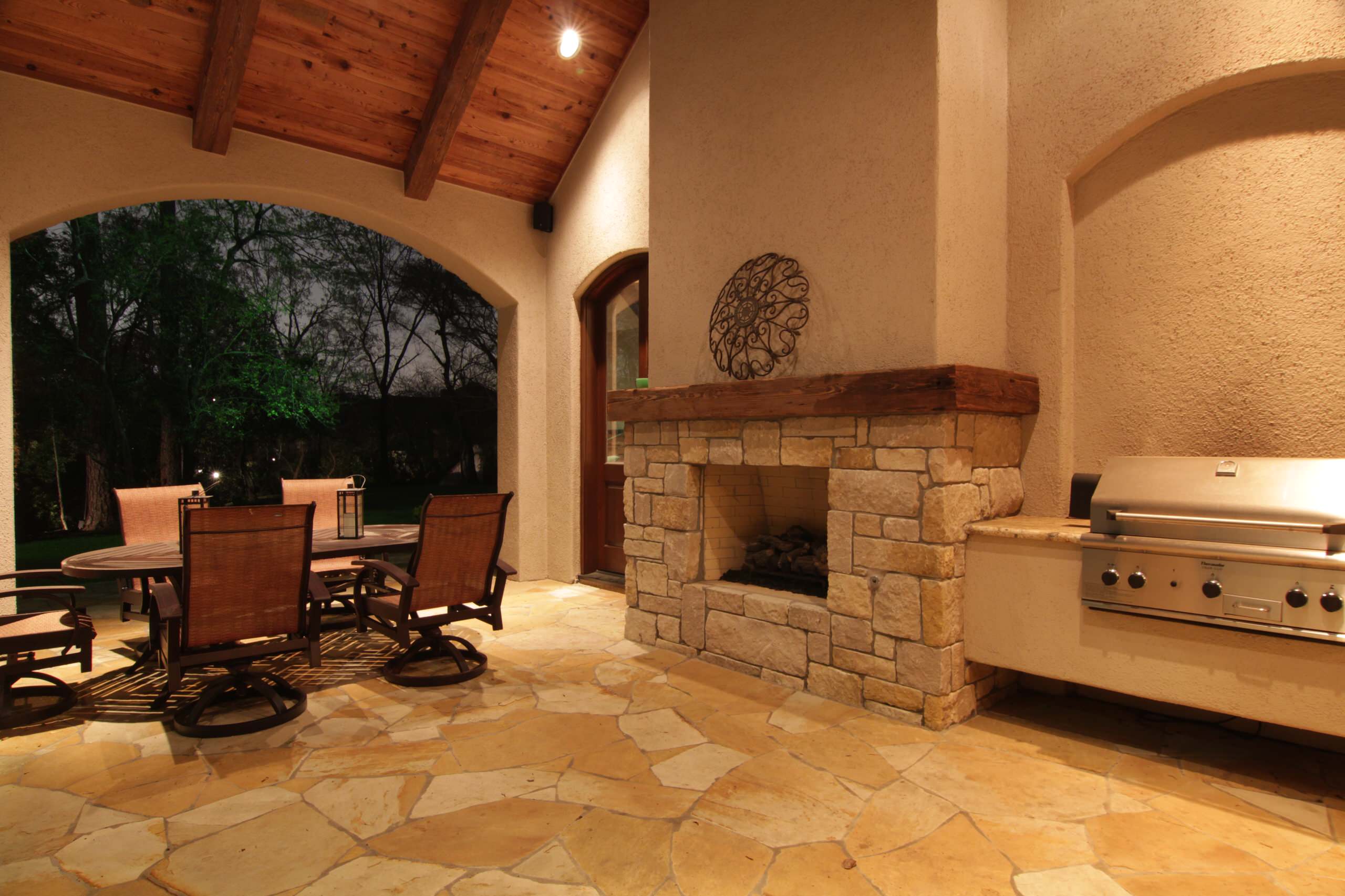 Outdoor Grilling & Dining Area