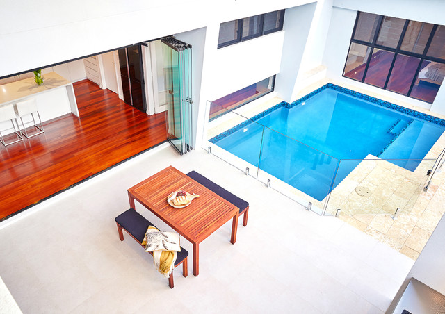 Perry Lakes contemporary-pool