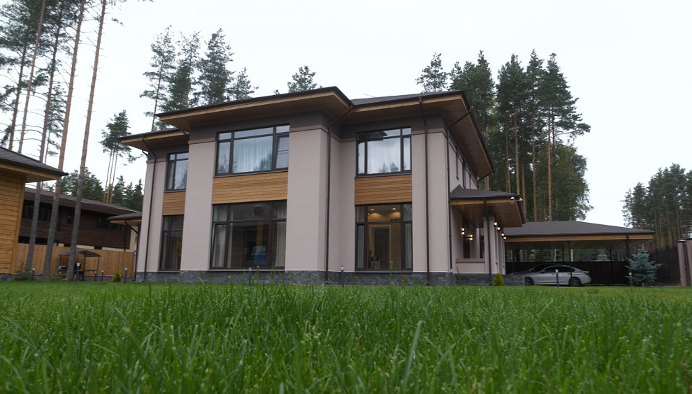 Дом из кирпича в "Охтинском парке"