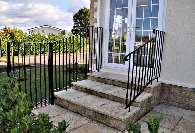 Various Metal Handrails eklektisk-entre