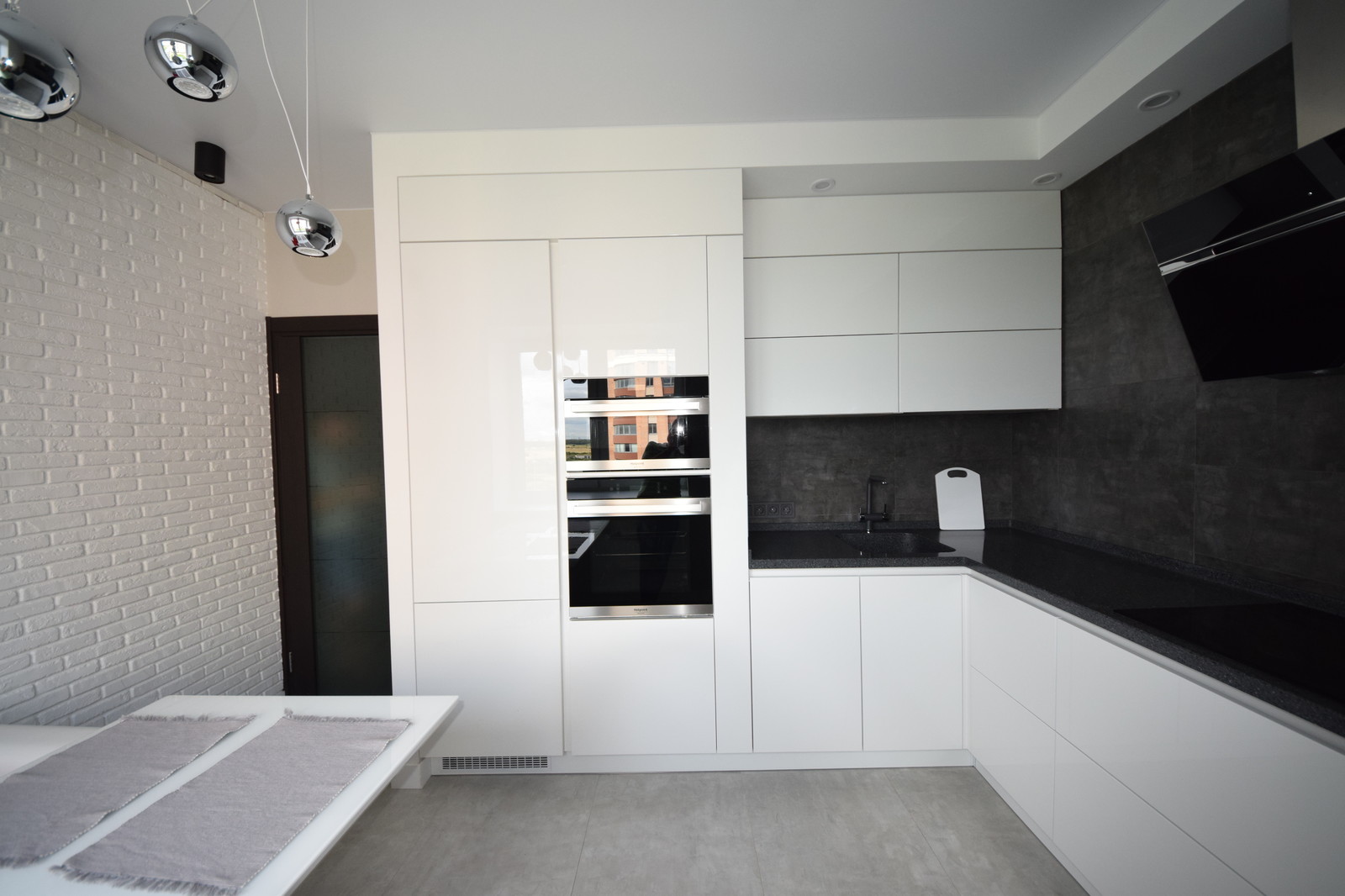 Черно-белый минимализм