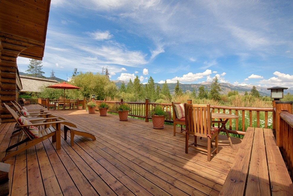 Example of a mountain style deck design in Atlanta