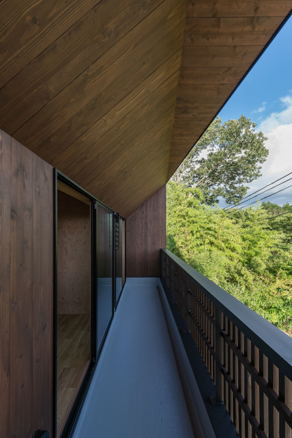 Pegmatite -晶洞の家- moderno-balcon