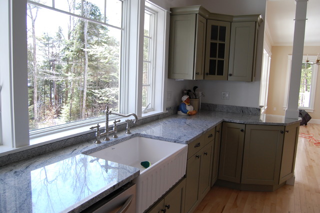 Transitional Kitchen and Bath lantlig-koek