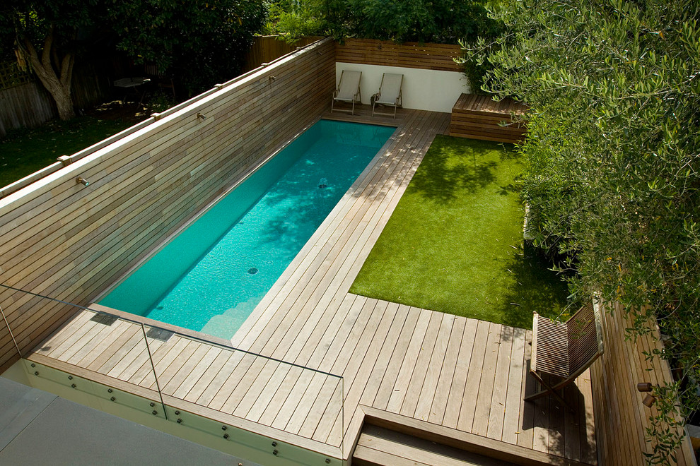 Contemporary deck in London.
