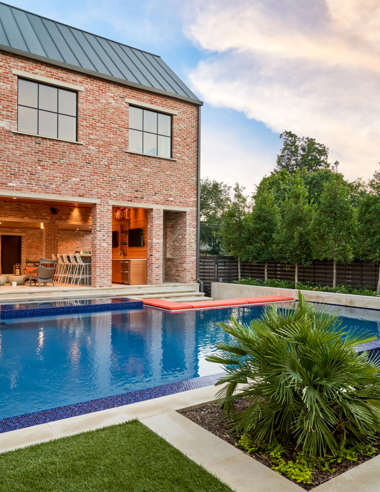 Inspiration for a transitional home design remodel in Dallas