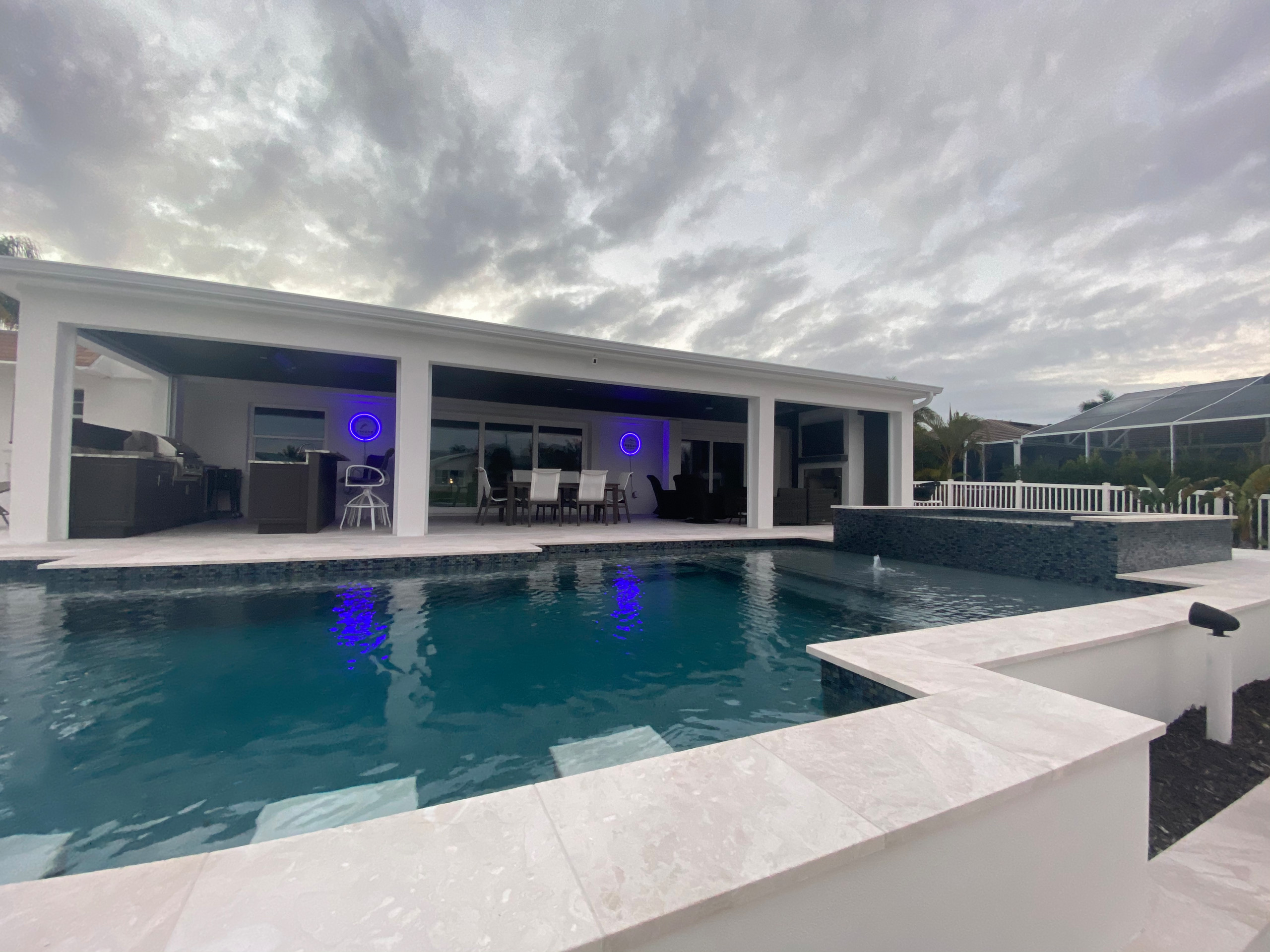 Inspiration for a contemporary pool remodel in Tampa