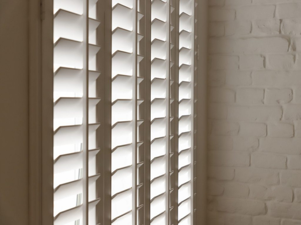 Шаттерсы из мдф с центральной ручкой