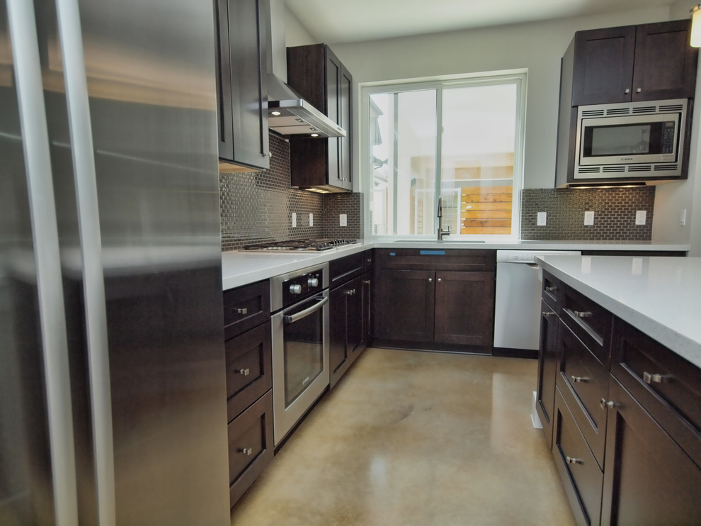 Transitional kitchen photo in Austin