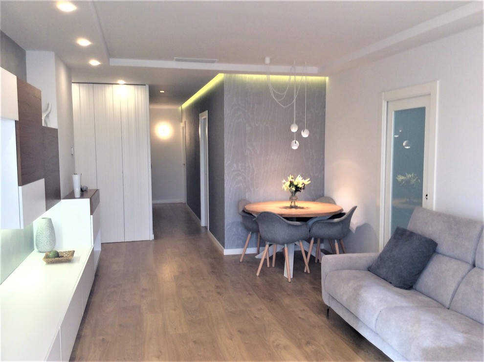 Inspiration for a modern home design remodel in Alicante-Costa Blanca