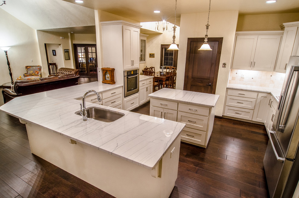 Kitchen - rustic kitchen idea in Seattle