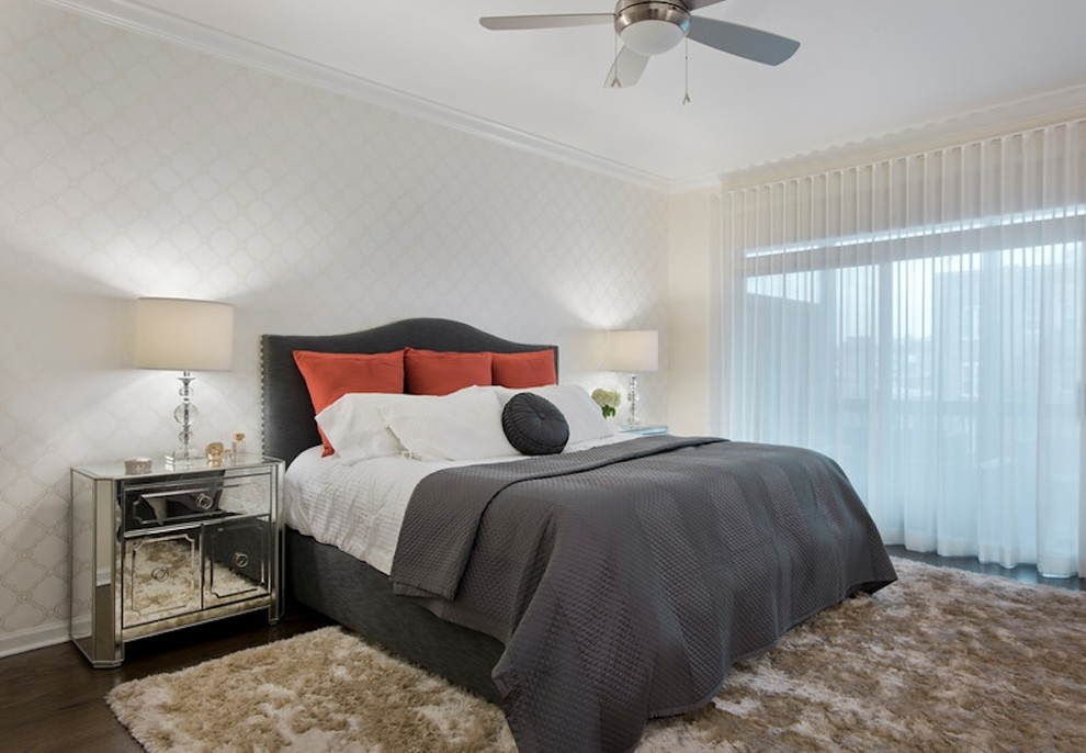 Bedroom - transitional bedroom idea in Chicago