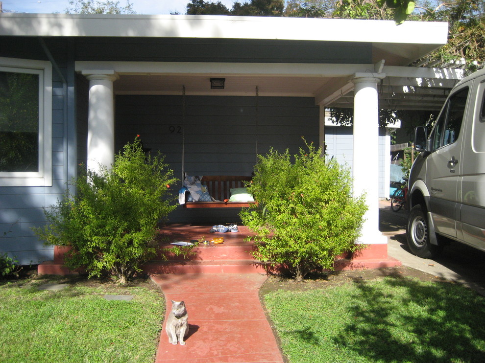 Contemporary Bungalow Front Yard