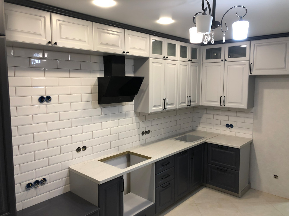 Кухня с фасадами с покрытием эмаль