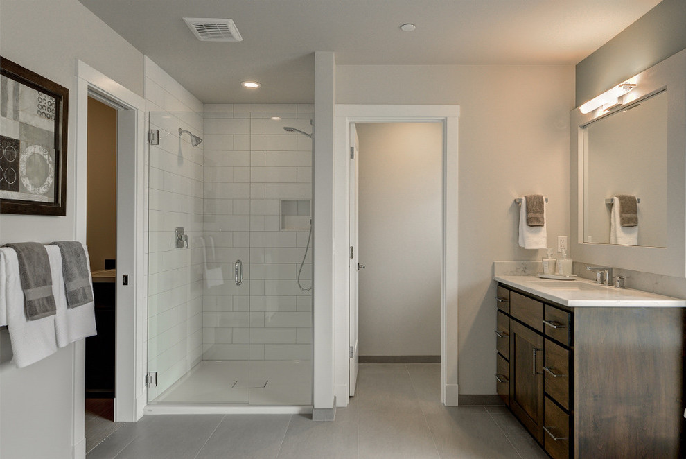 Example of a transitional bathroom design in Boise