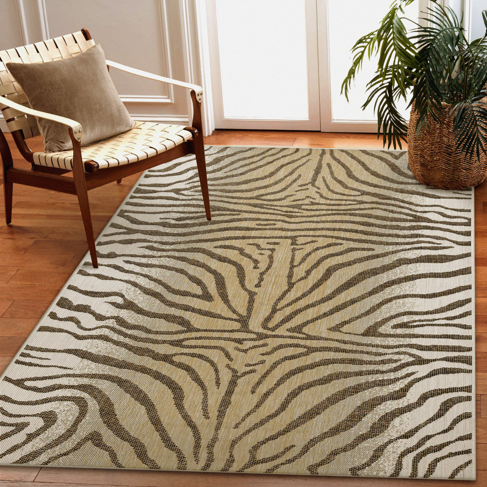 Carmel Zebra Indoor/Outdoor Rug Sand, 3'3"x4'11"