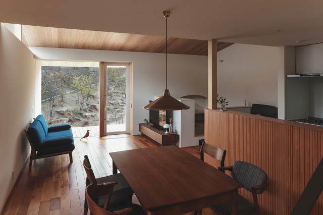 岡本町の家 japanisch-modern-esszimmer