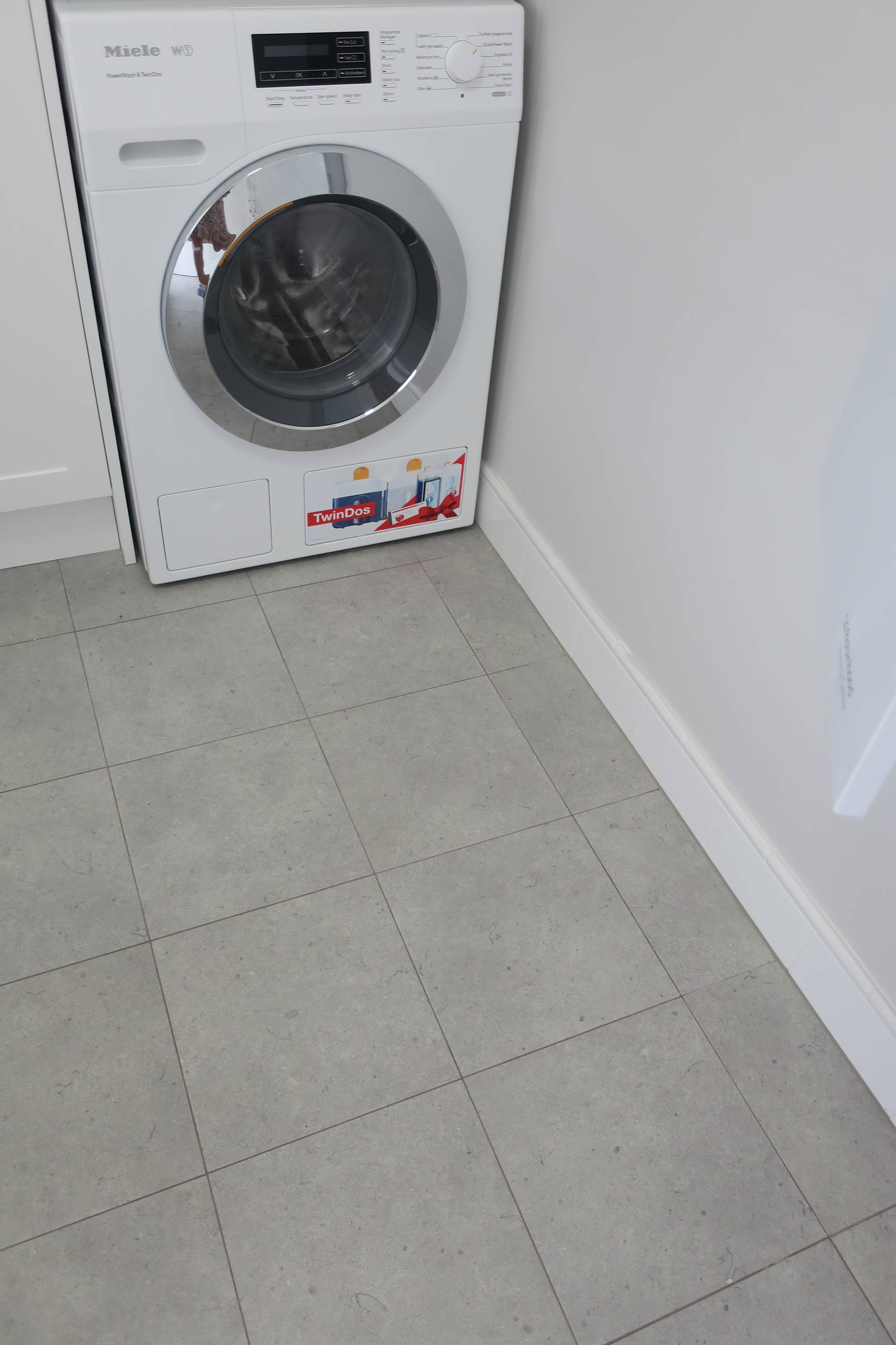 LAUNDRY POLISH