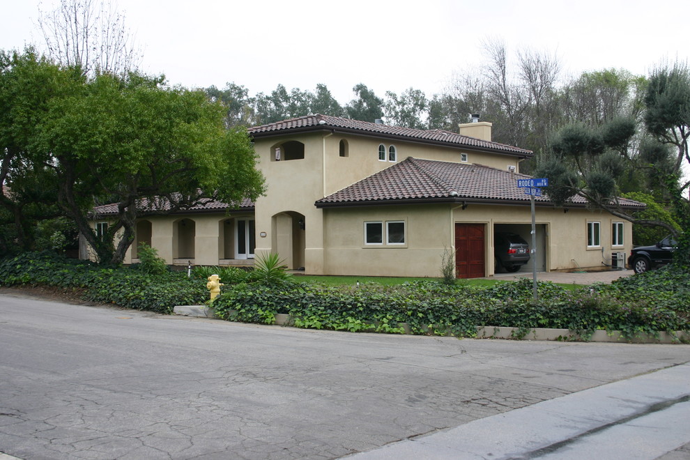 Photo of a mediterranean shed and granny flat in Orange County.