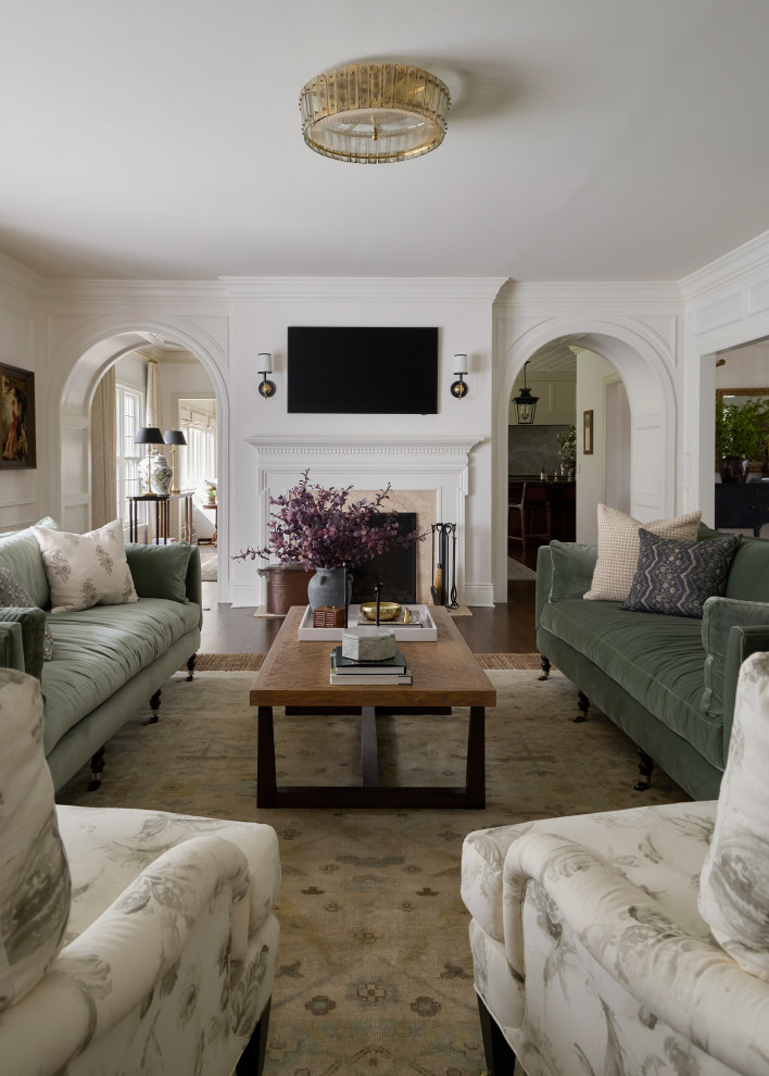 Inspiration for a timeless living room remodel in Chicago