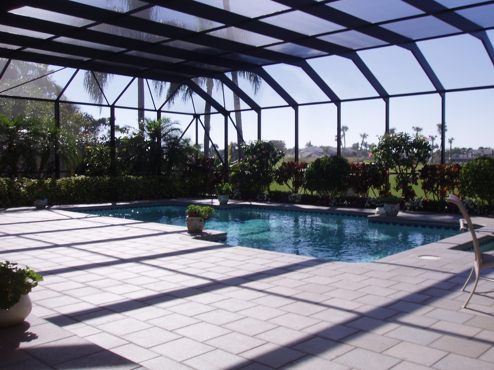 Вольер с навесом из поикарбоната для бассейна и патио