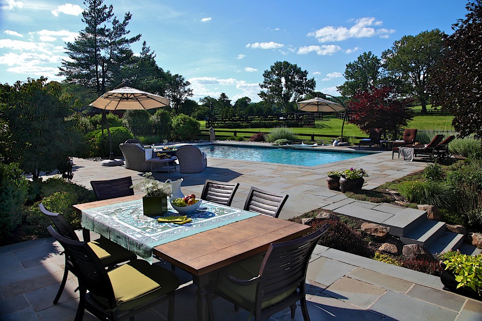 Elegant pool photo in New York