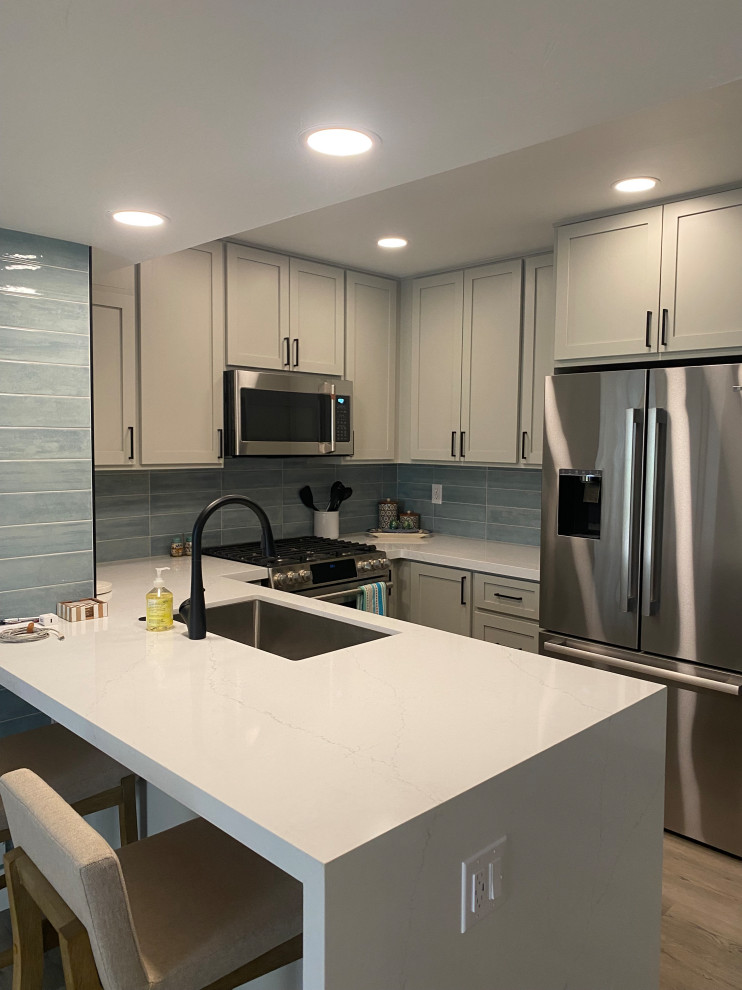 Kitchen - kitchen idea in Denver